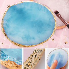 SUMAJU palette held in hand showing compact size and portable advantage