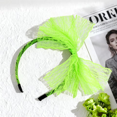 SUMERSHA headband worn by model for party-ready 80s inspired look