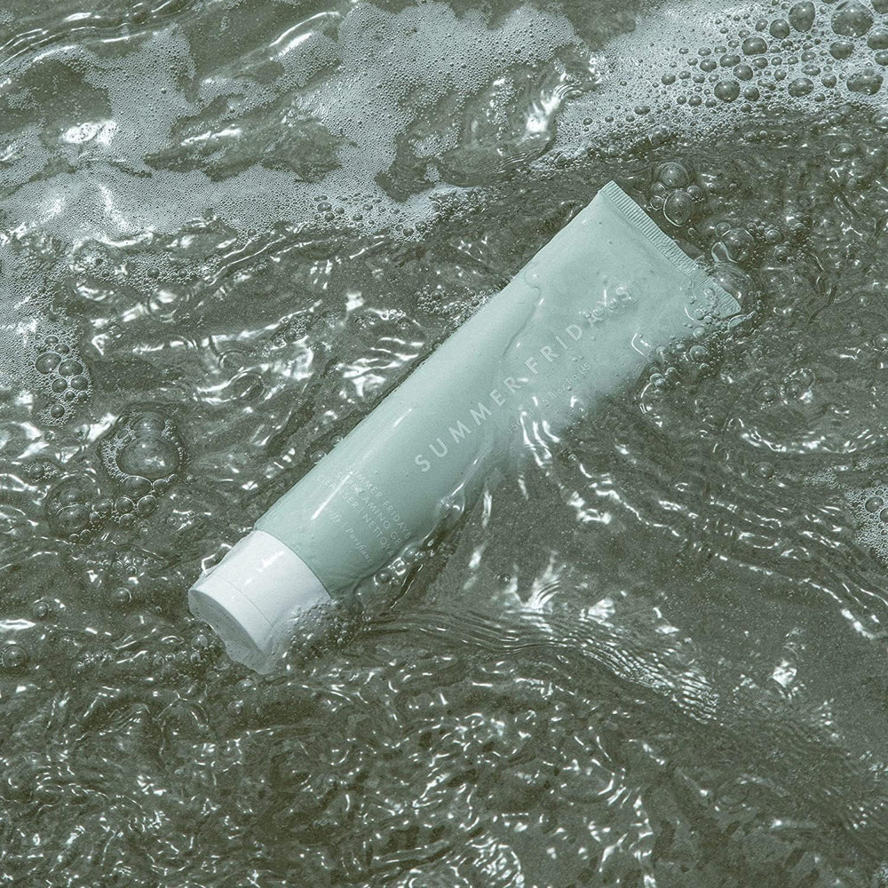 Summer Fridays used to remove eye and face makeup, showing effective makeup removal