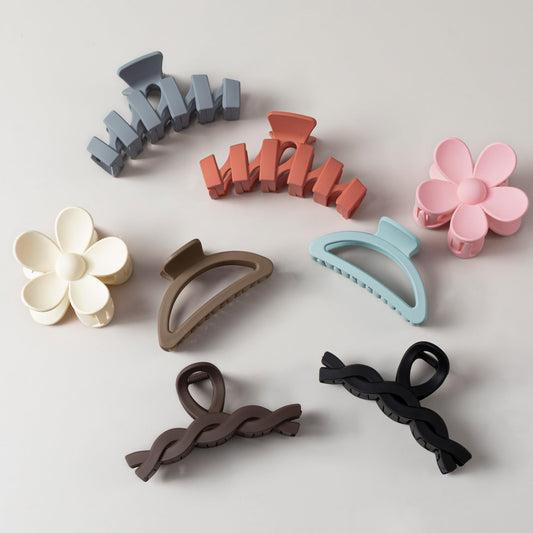 Sunolga front pack view showing eight assorted hair clips with neat presentation and variety