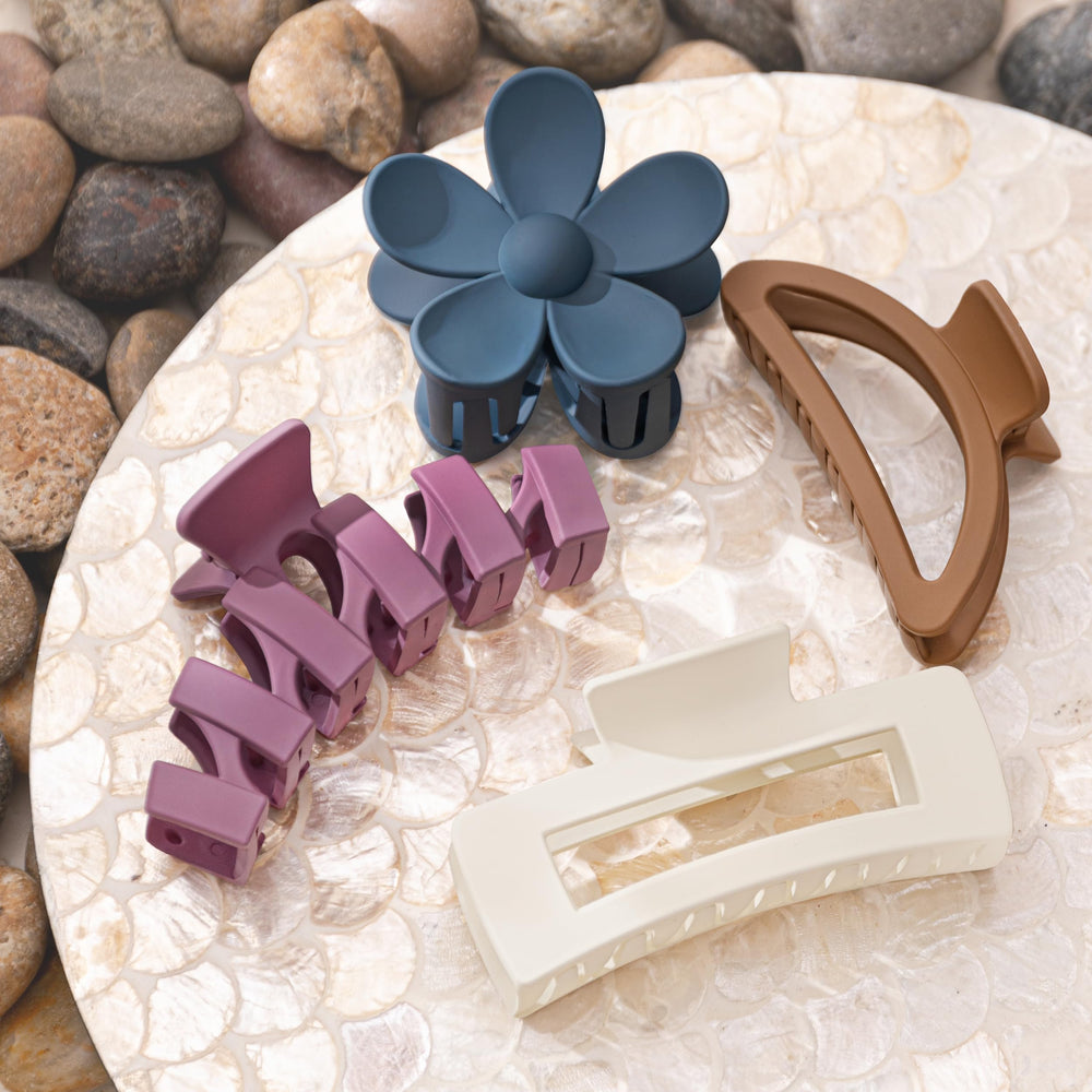 Sunolga lifestyle vanity shot with clips ready for daily styling