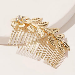 Suptizizkz combs held in hand showing scale and lightweight benefit