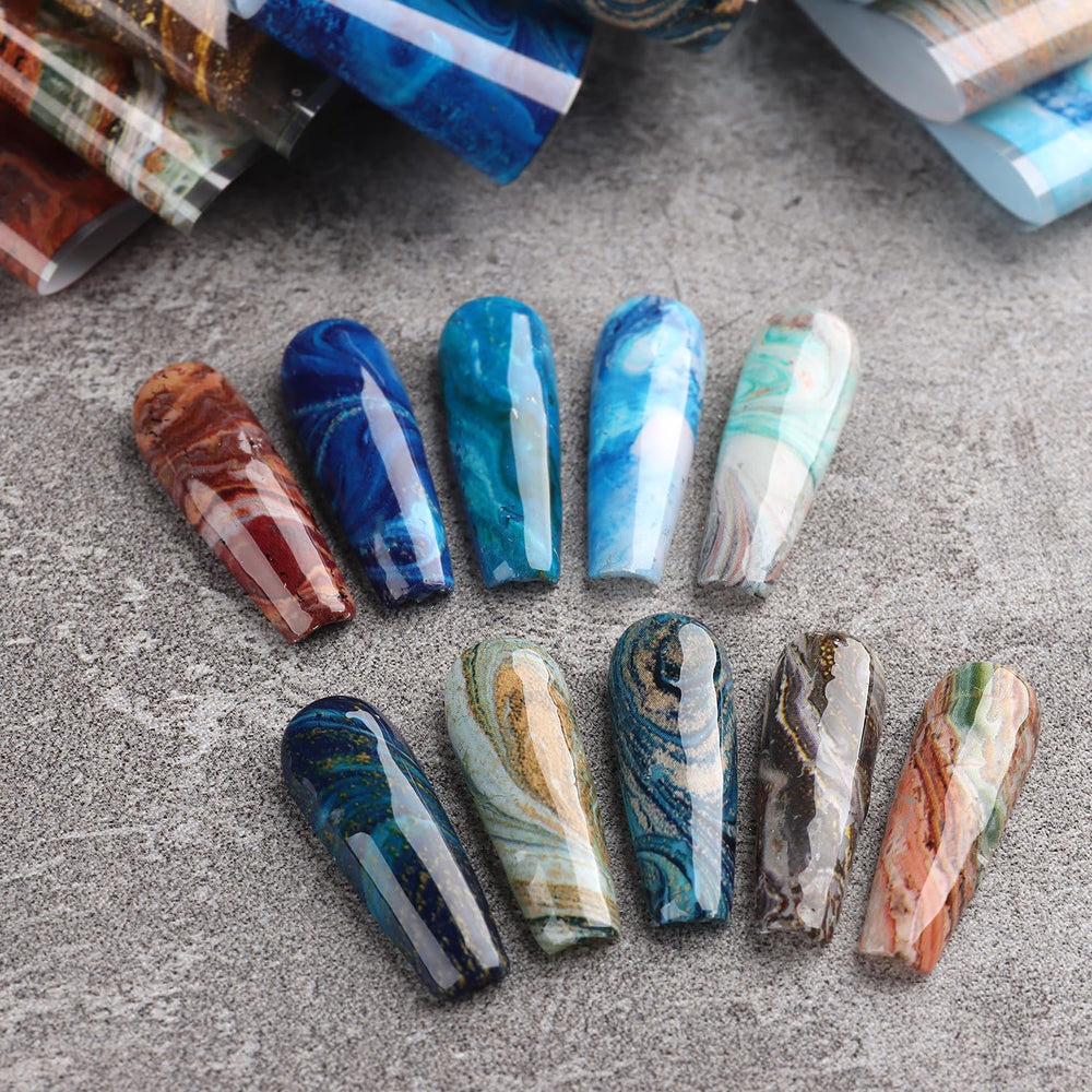 SUTOKAKA holographic texture detail adding depth and shimmer to nail designs