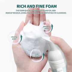 SVECKE foam texture on hand, shows mild foaming and easy lather