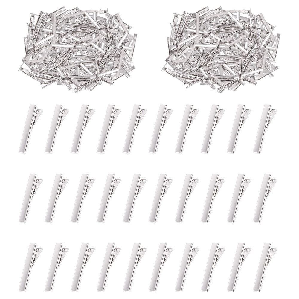 Swpeet front spread of 200 silver clips showing quantity and neat arrangement for convenience