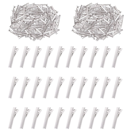 Swpeet front spread of 200 silver clips showing quantity and neat arrangement for convenience