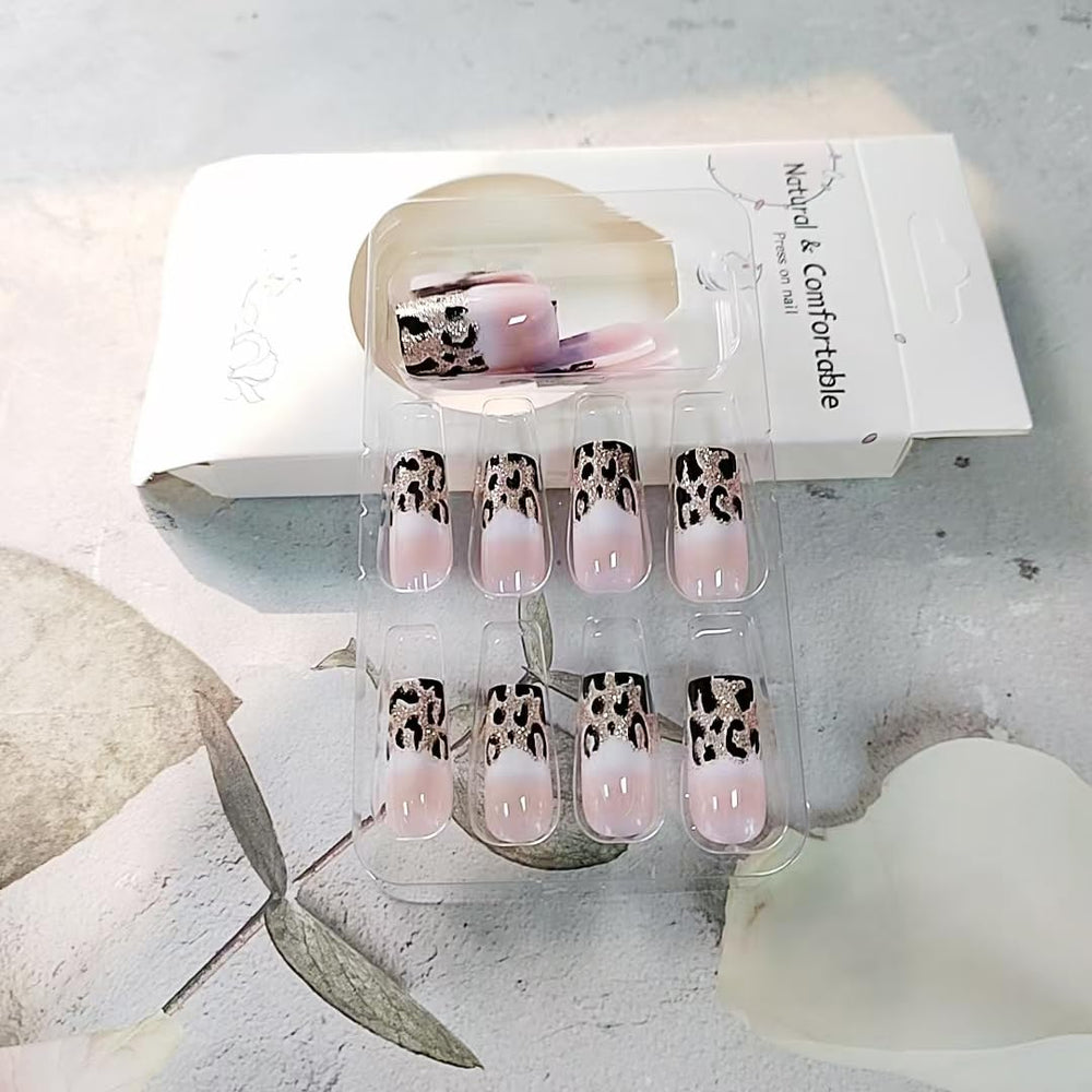 Teilihai nails beside ruler to show size options and precise fit