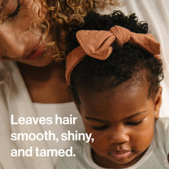 The Honest Company texture shot of fine mist droplets showing lightweight hydration
