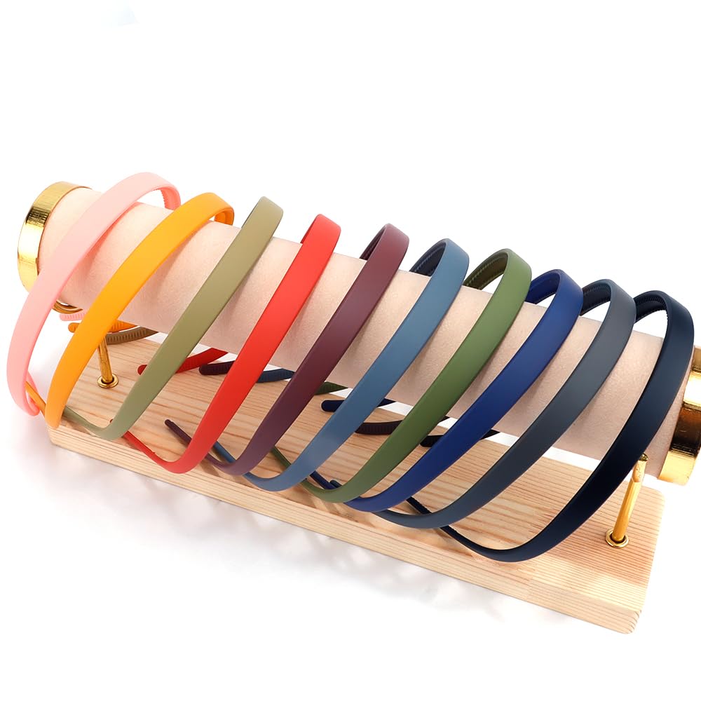 TOBATOBA headband held in hand to show size and flexibility