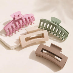 TOCESS clip securing hair during shower routine keeping hair dry