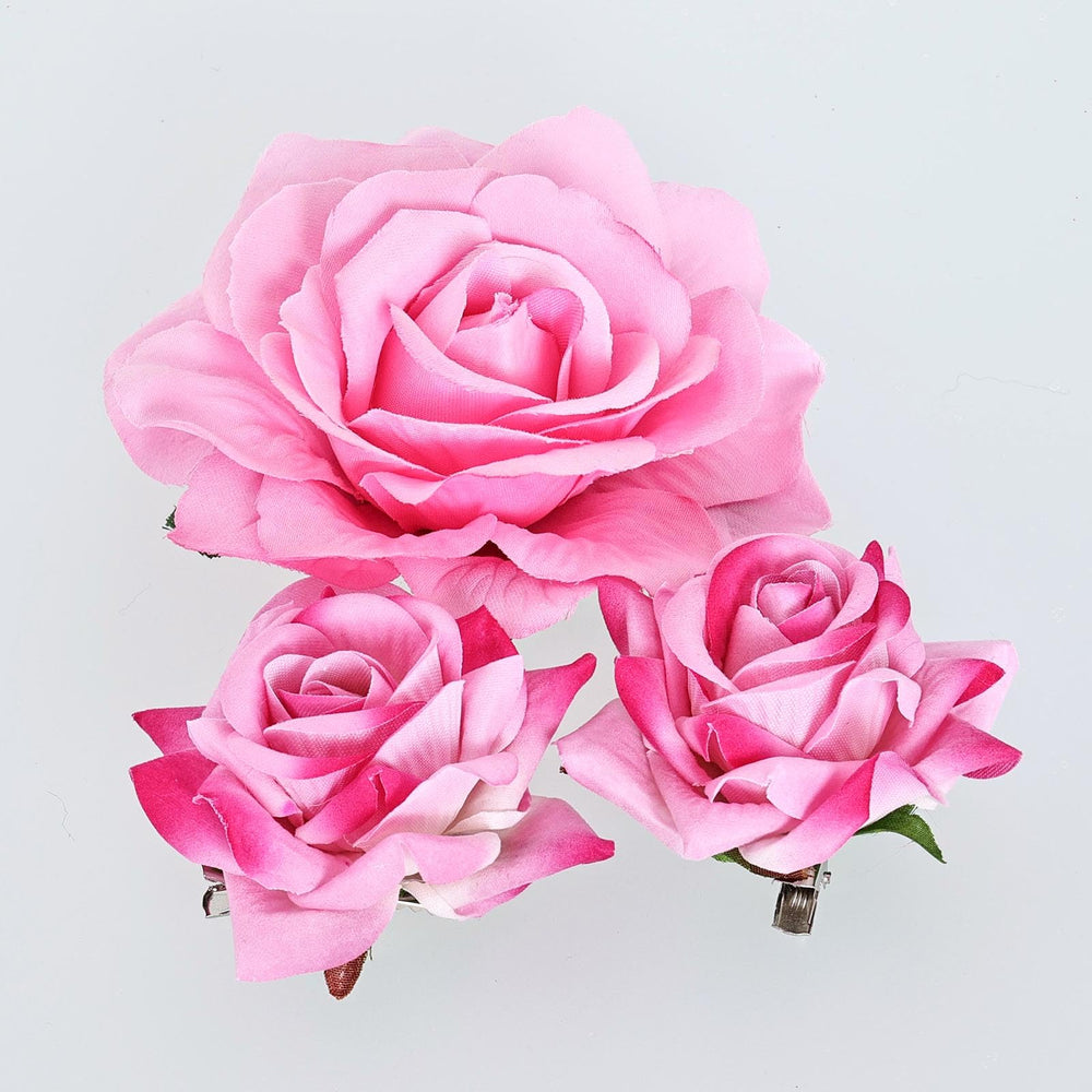 Topbuti size comparison showing the 7 cm and 10 cm roses for styling