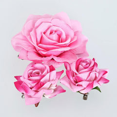 Topbuti size comparison showing the 7 cm and 10 cm roses for styling
