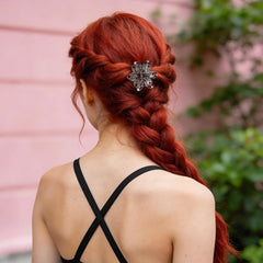TXIN small bun secured with clip, decorates and holds bun in place