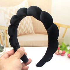 Uchyius side profile showing band width and non-pinching edges for comfort benefit