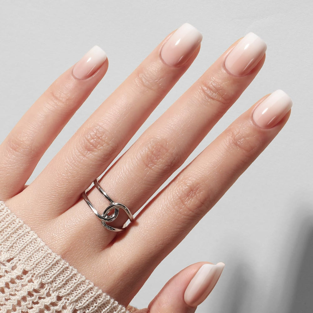 UNA GELLA close-up of gel polish texture showing glossy finish and depth benefit salon look