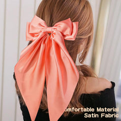 Unbednigt bow styled at an event showing polished, gift-ready look