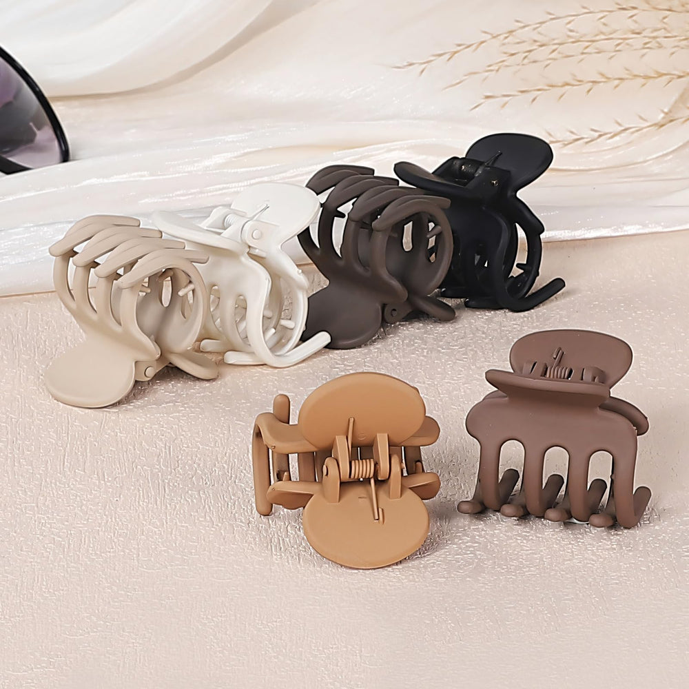 USDNICE clip securing thin hair for neat half-up style