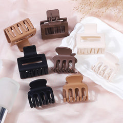USDNICE small claw clip detail showing gentle teeth and secure grip