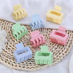 USDNICE small claw clip detail showing inner teeth for secure hold and gentle grip