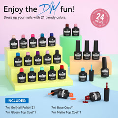VANREESA bottle scale in hand illustrating compact 7ml size for travel-friendly convenience