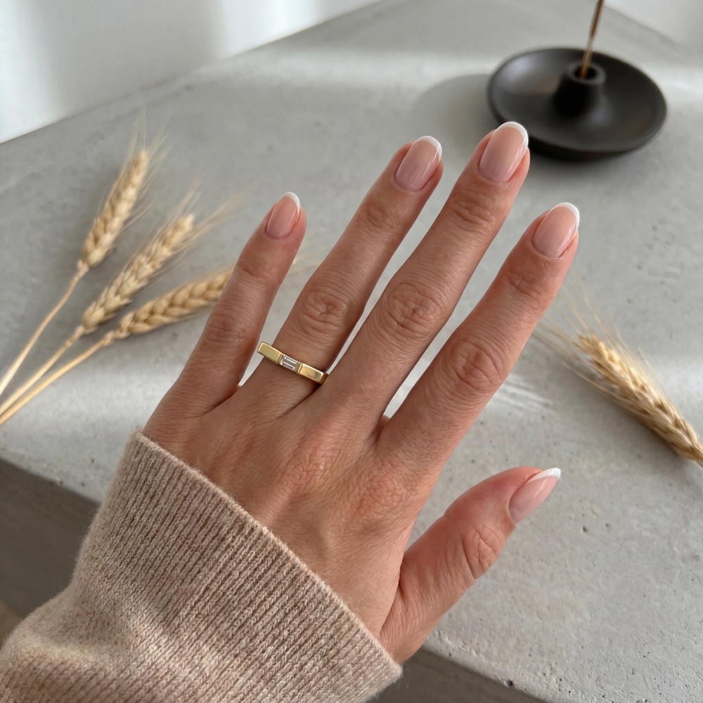 Vansiho close-up of French tip detail showing smooth finish and precision