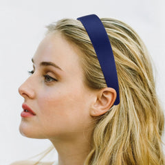 VELSCRUN close-up satin texture revealing smooth fabric and comfortable feel