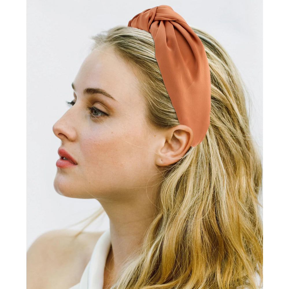 VELSCRUN headband next to ruler showing 7cm width for even pressure distribution