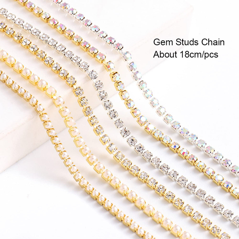 Vezocim close-up of pearls and gems on chain highlighting sparkle