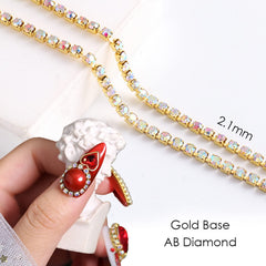Vezocim chain trimmed on nail tip demonstrating easy customization