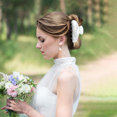 Vigorpace side profile of clip highlighting spring hinge and lightweight frame benefit