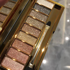 Virtegasas finished eye look on model showing wearable shimmer and glam effect