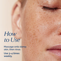 VITAMINS AND SEA BEAUTY applied on hand demonstrating spreadability and moisturizing effect