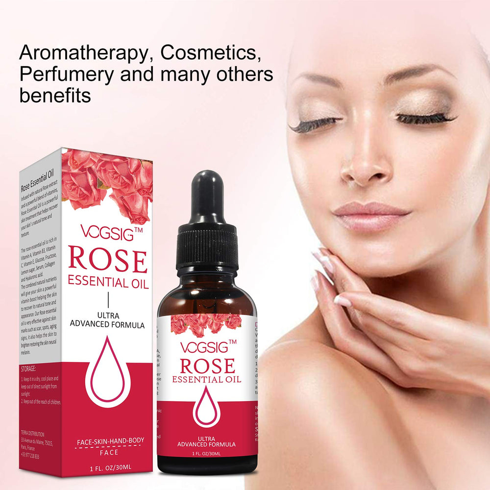 VOGSIG bottle beside jojoba and aloe plants showing nourishing carrier oils