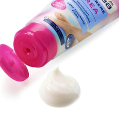Volans Balea cream texture close-up showing smooth spreadable formula