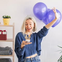 Vovii headband on model at party illustrating photogenic styling