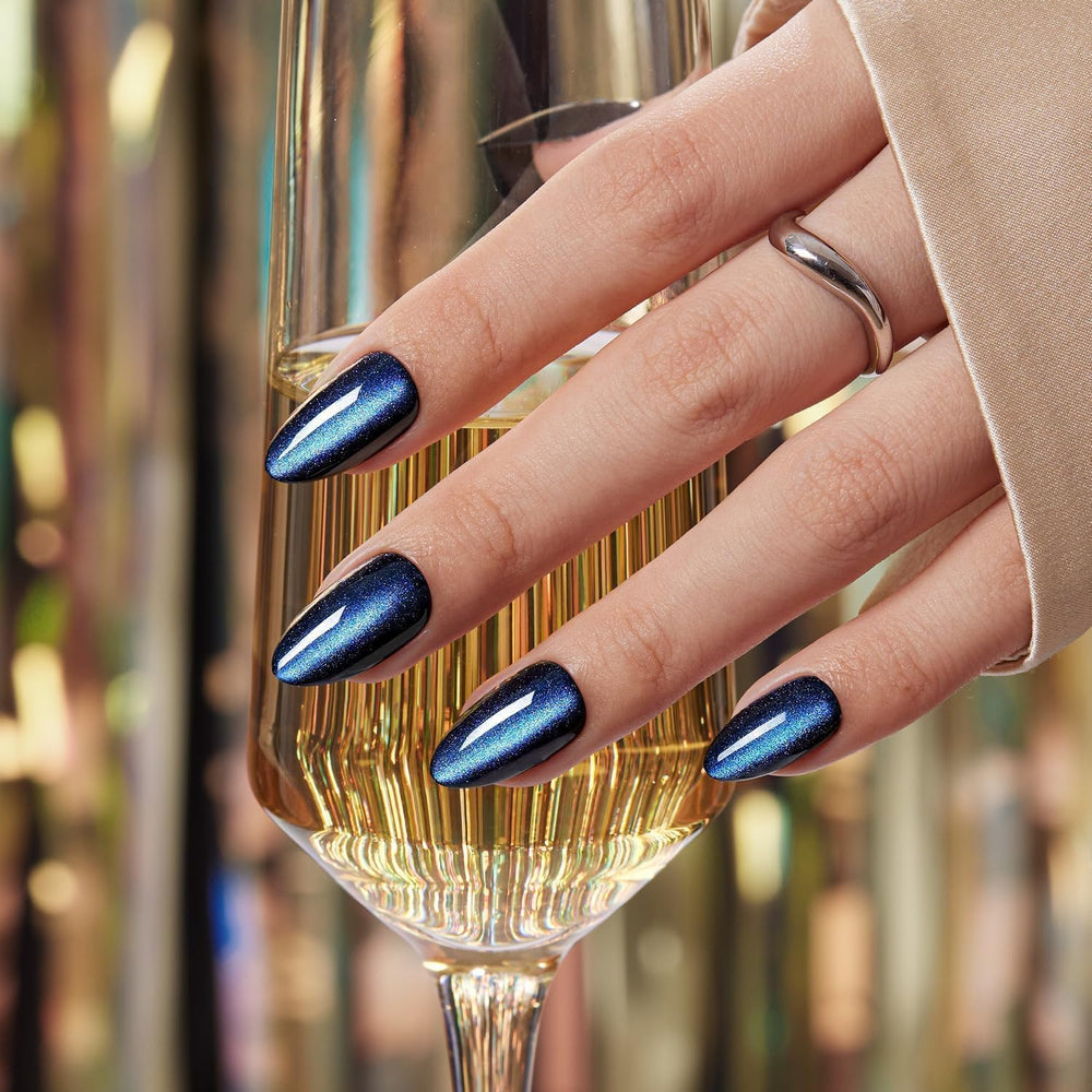 VSALON nails worn on hands at night out, elegant look for events and everyday benefit