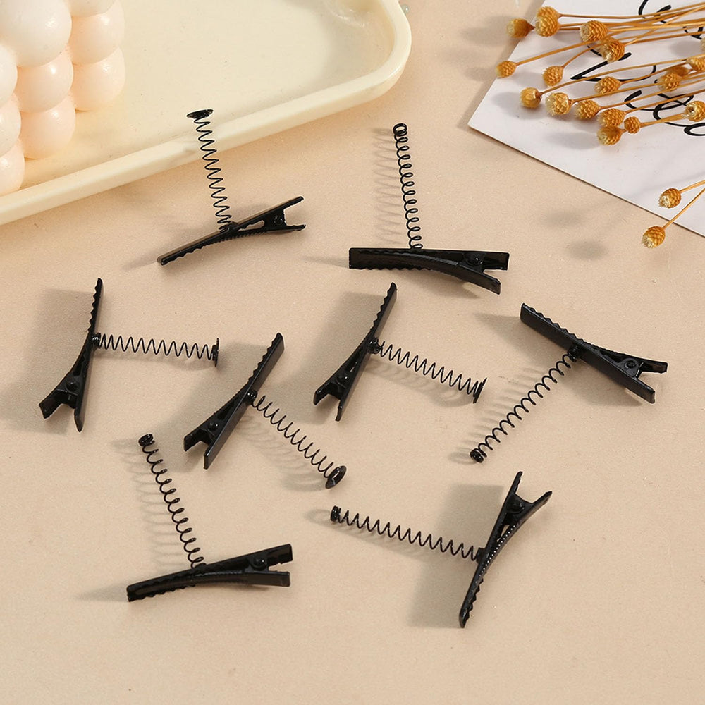VYNFLICK clips arranged as party favors showing versatile gifting use