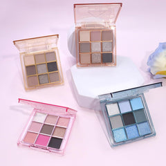 WanTuoluo palette inside a makeup bag showing portability and everyday convenience