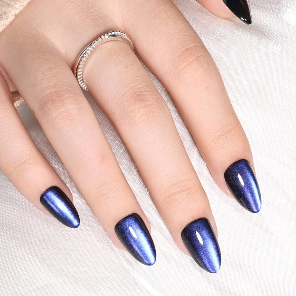 WiniBeauty close-up of almond-shaped nail edges illustrating natural look