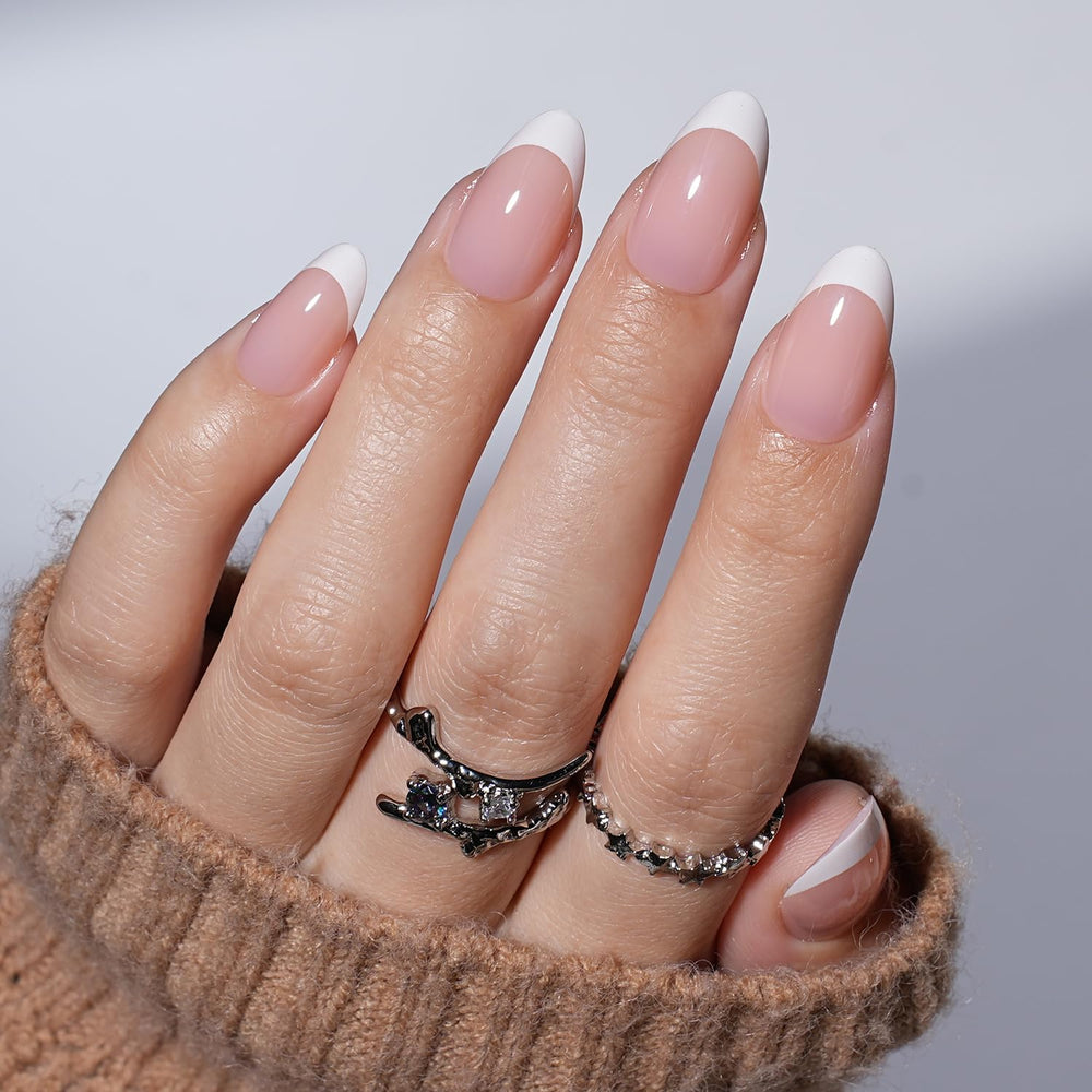 WiniBeauty front packaging showing 32-piece French tip kit and tools benefits