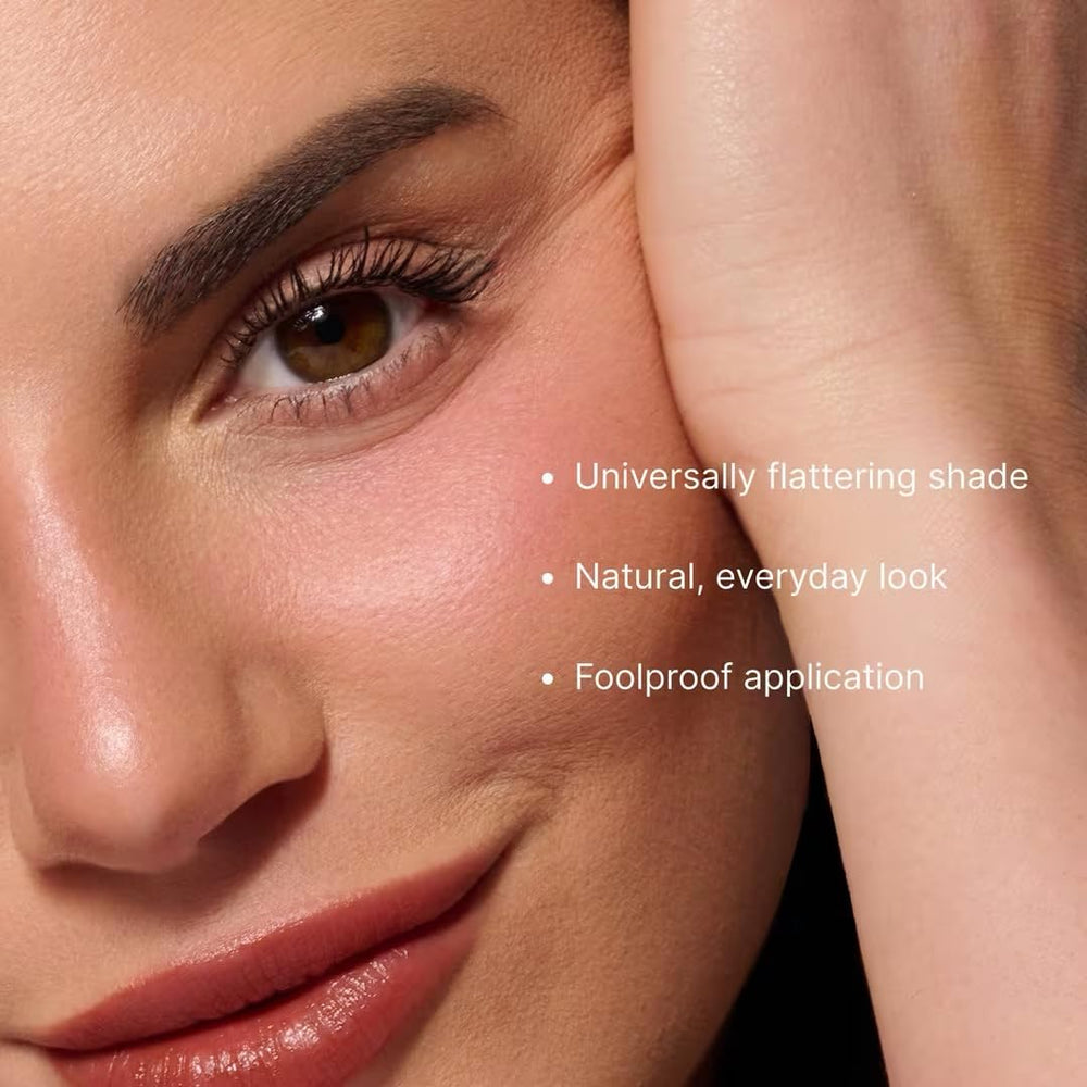 Winky Lux spoolie blending in action for seamless natural finish