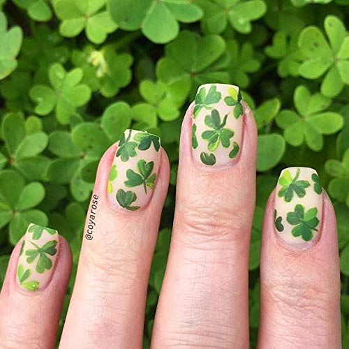 Winstonia brush releasing paint onto nail illustrating even pigment flow benefit