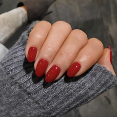 XCREANDO close-up of glossy red surface highlighting smooth finish and shine