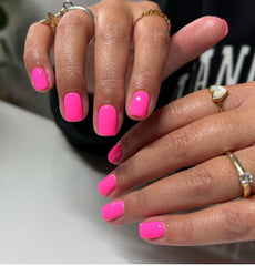 XCREANDO applied on hands demonstrating quick salon-like result