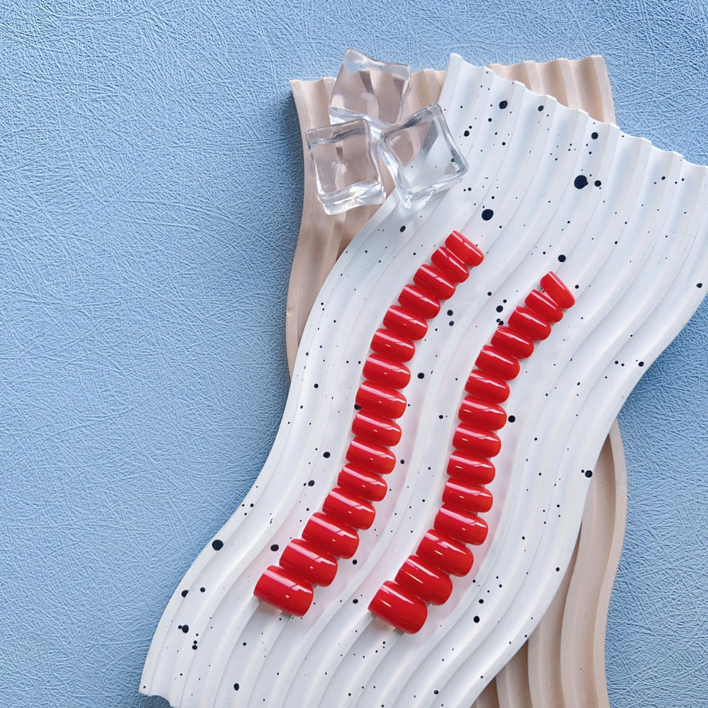 XCREANDO adhesive tabs and glue displayed for secure long-lasting wear