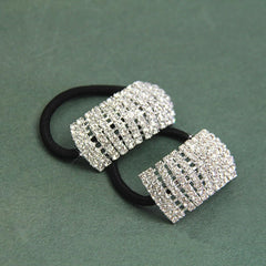 Xiwstar scrunchie texture showing elastic core and gentle hair hold benefit
