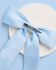 xo, Fetti bow on mannequin showing size and 13-inch flowing tails