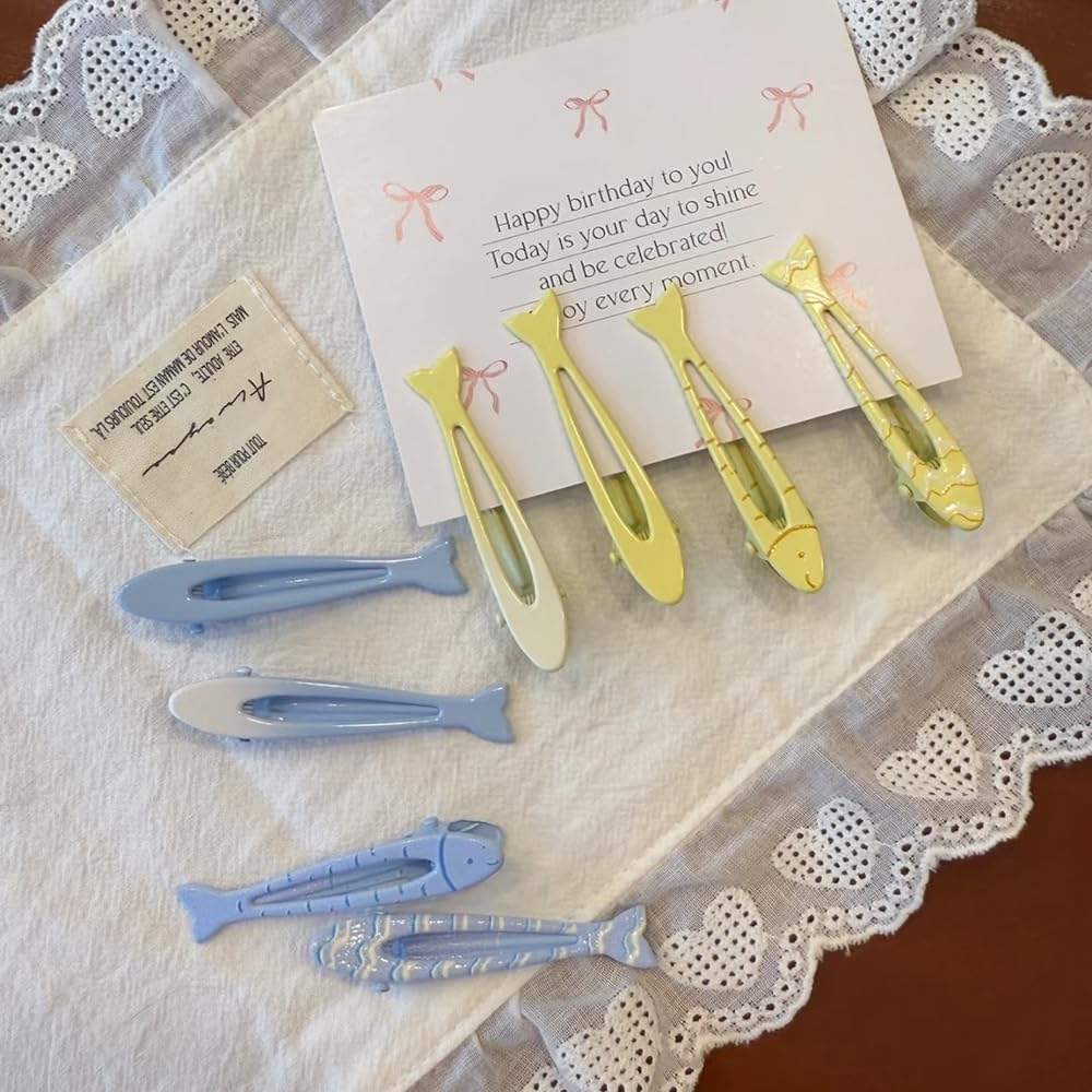 XVYLFZNP clips arranged at a party scene add cheerful decoration