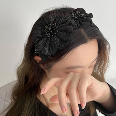 XXFBJNMD on model with daytime outfit demonstrates effortless styling benefit