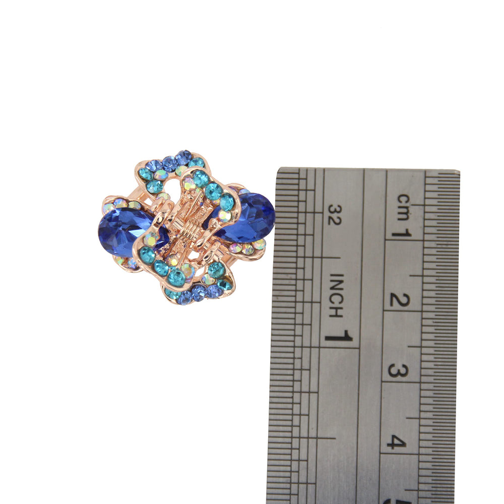 Yeshan clip worn in half-up hairstyle demonstrating secure hold and decoration